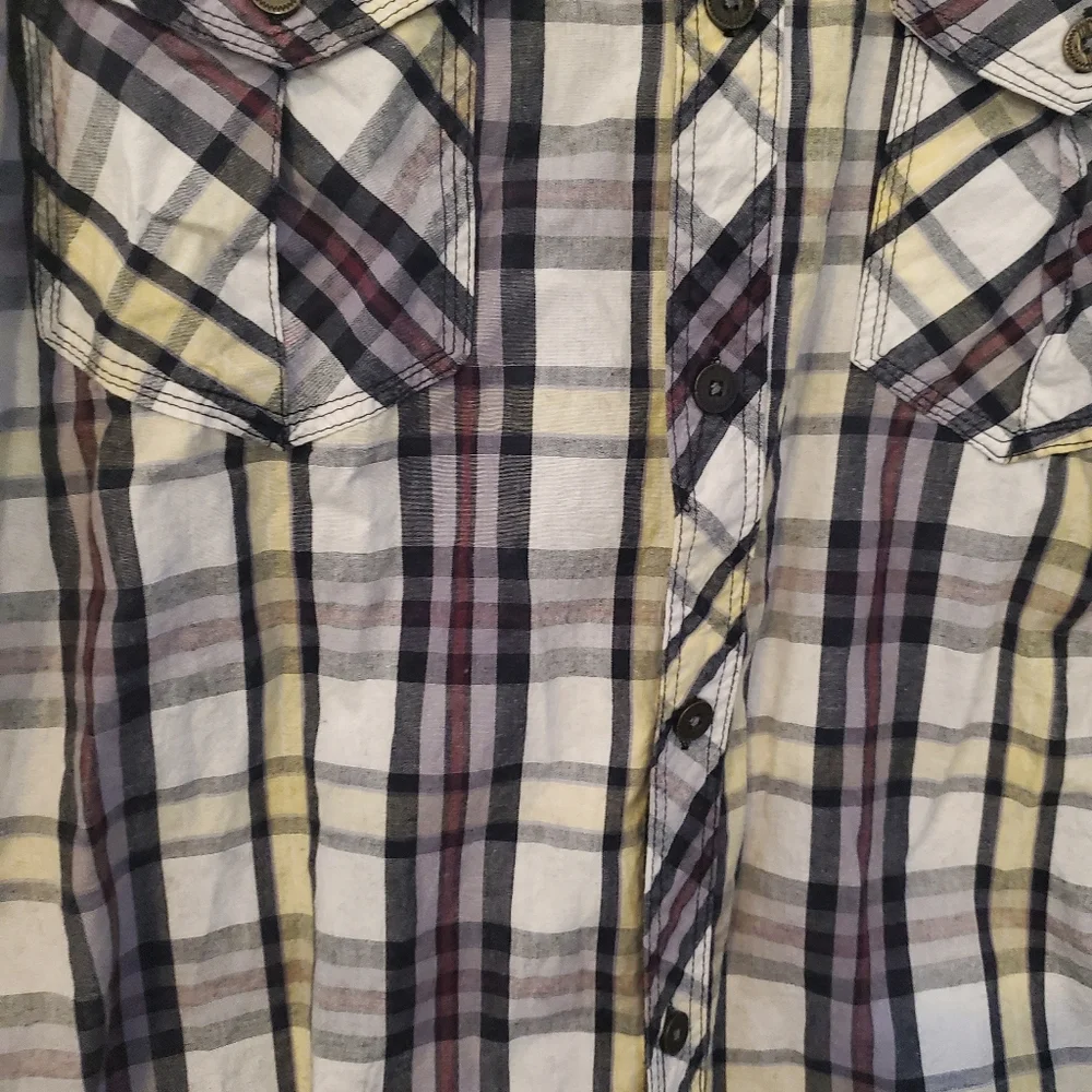 Mens long sleeve button up🍒 - Picture 3 of 11
